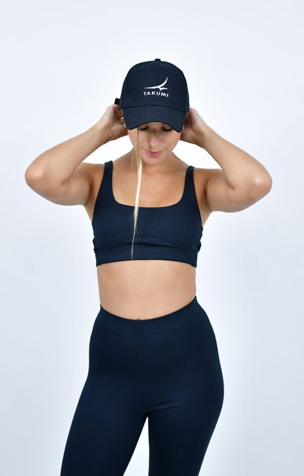 Gorra TAKUMI ONNA – Elegancia funcional en movimiento